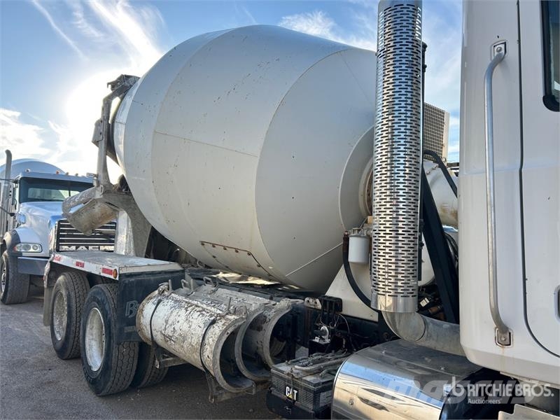 Mack GU813 6x4 Mixer Truck Camion malaxeur