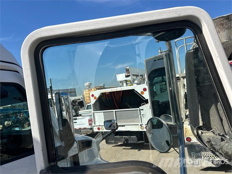 Mack GU813 6x4 Mixer Truck 混凝土車