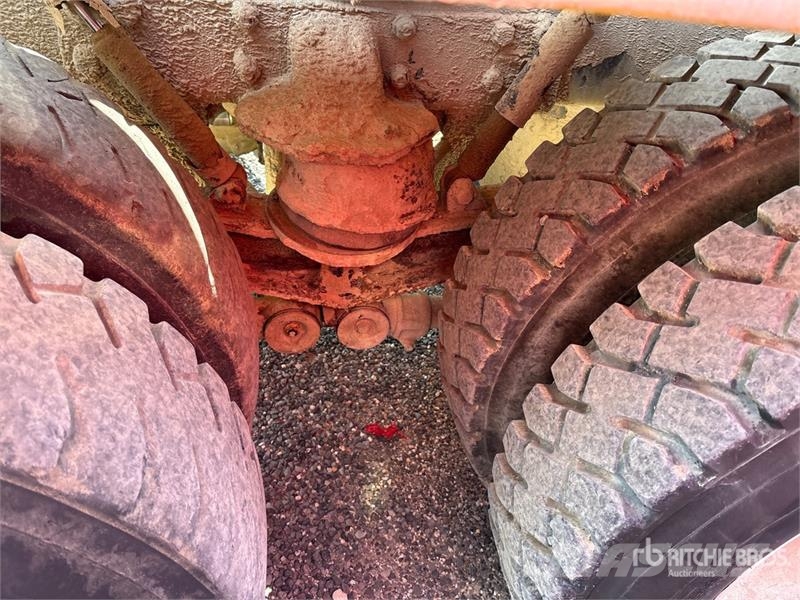Mack GU813 6x4 Mixer Truck (Inoperable) Avtomešalci za beton