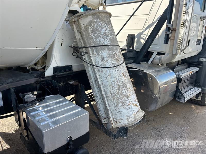 Mack GU813 6x4 Mixer Truck 混凝土車