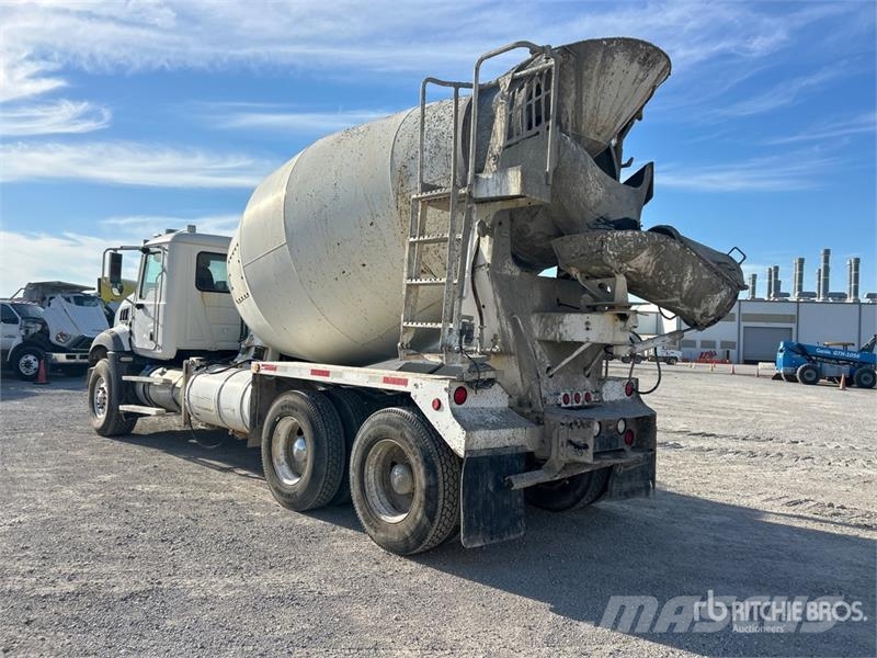 Mack GU813 6x4 Mixer Truck Camion malaxeur