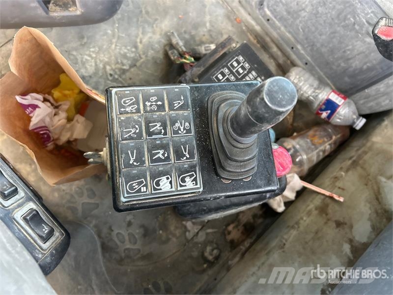 Mack GU813 6x4 Mixer Truck Camion malaxeur