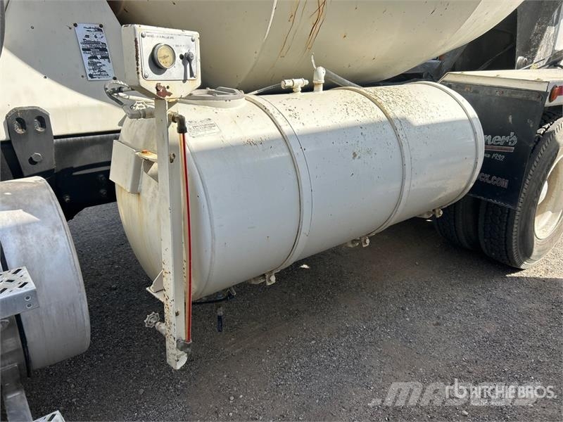 Mack GU813 6x4 Mixer Truck 混凝土車