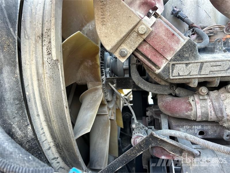 Mack GU813 6x4 Mixer Truck Camion malaxeur