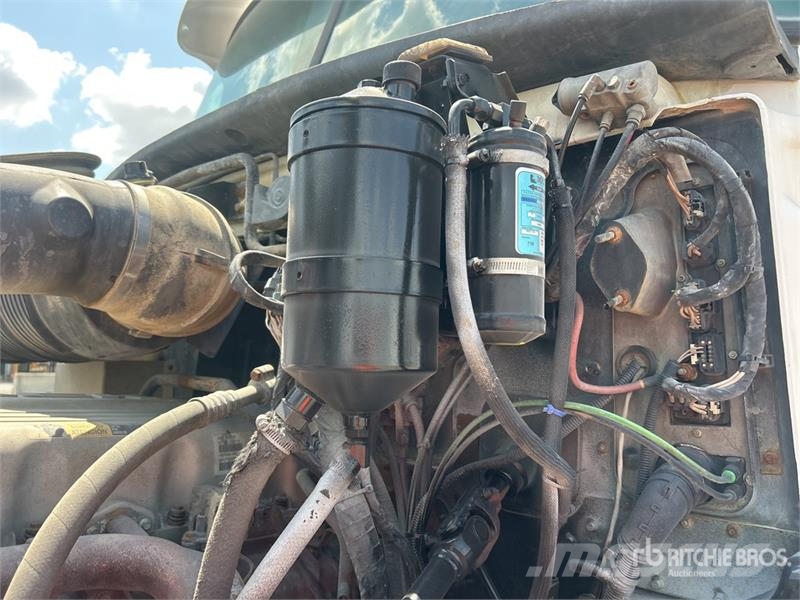 Mack GU813 6x4 Mixer Truck Camiones hormigonera