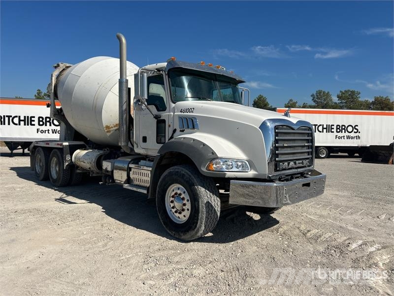 Mack GU813 6x4 Mixer Truck Betonmixers en pompen