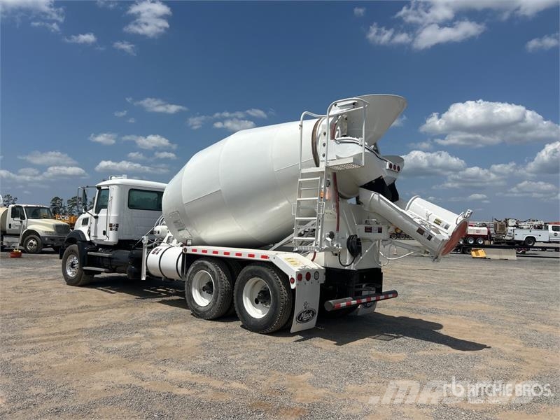 Mack GU813 6x4 Mixer Truck Camiones hormigonera