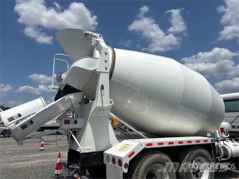 Mack GU813 6x4 Mixer Truck Camiones hormigonera
