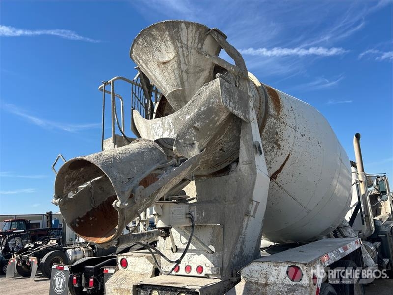 Mack GU813 6x4 Mixer Truck 混凝土車
