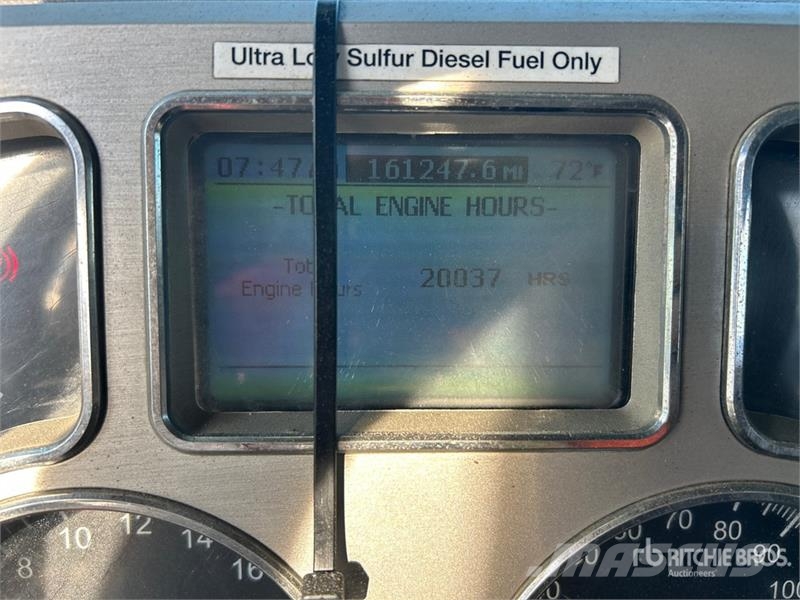 Mack GU813 6x4 Mixer Truck Camion malaxeur