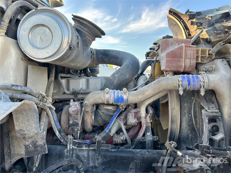 Mack GU813 6x4 Mixer Truck Camion malaxeur