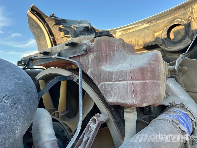 Mack GU813 6x4 Mixer Truck Camion malaxeur