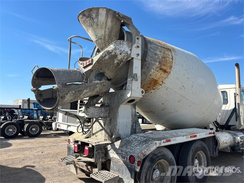 Mack GU813 6x4 Mixer Truck 混凝土車
