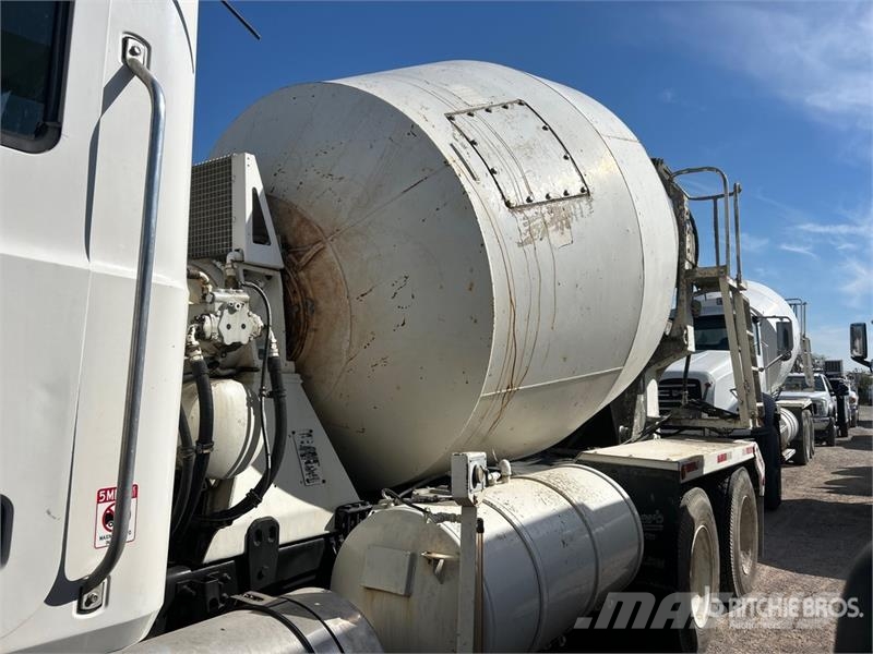 Mack GU813 6x4 Mixer Truck 混凝土車