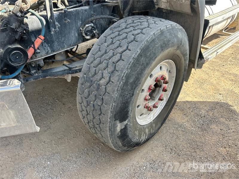 Mack GU813 6x4 Mixer Truck 混凝土車