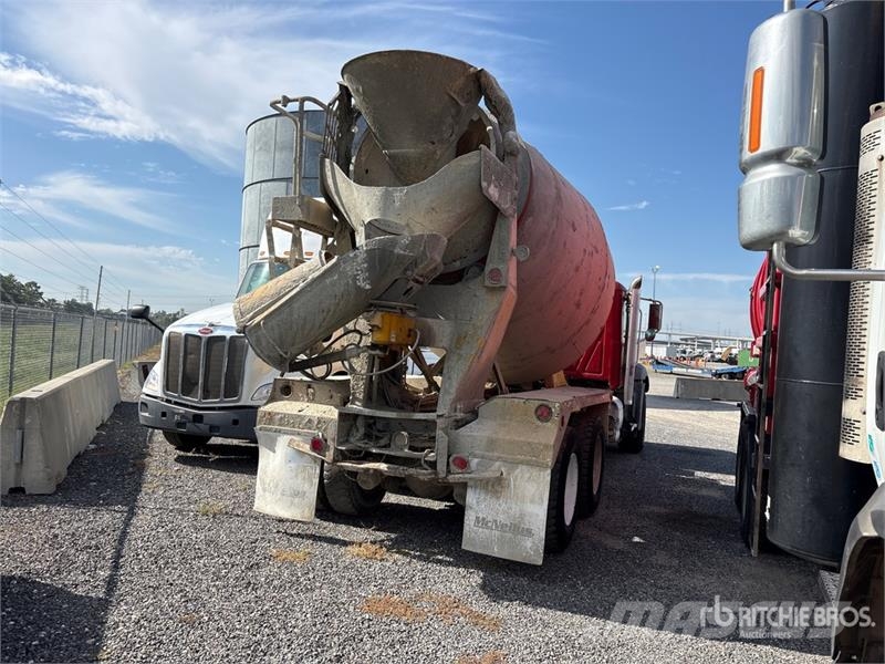 Mack GU813 6x4 Mixer Truck (Inoperable) Avtomešalci za beton