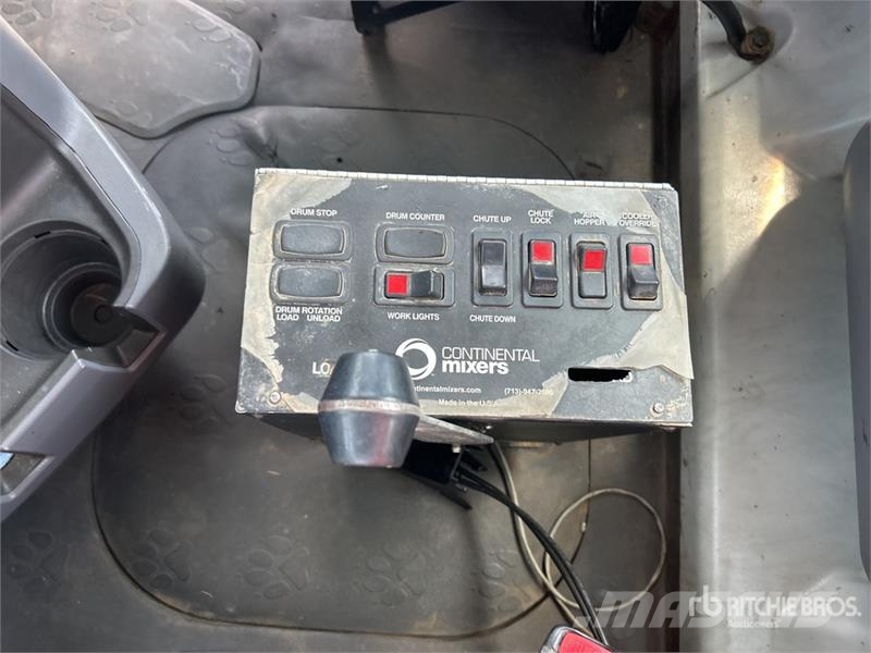 Mack GU813 6x4 Mixer Truck Camiones hormigonera