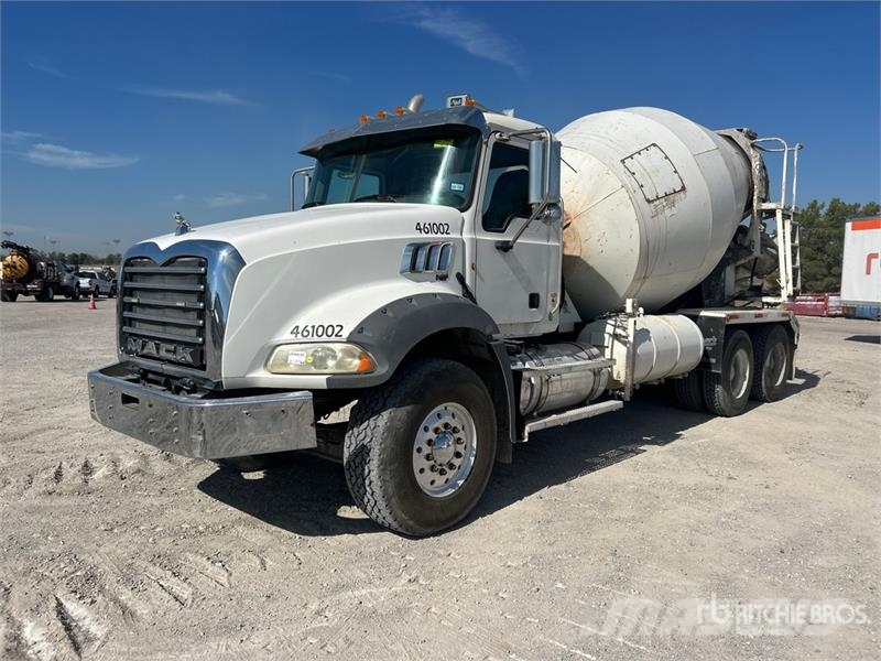 Mack GU813 6x4 Mixer Truck Betonmixers en pompen