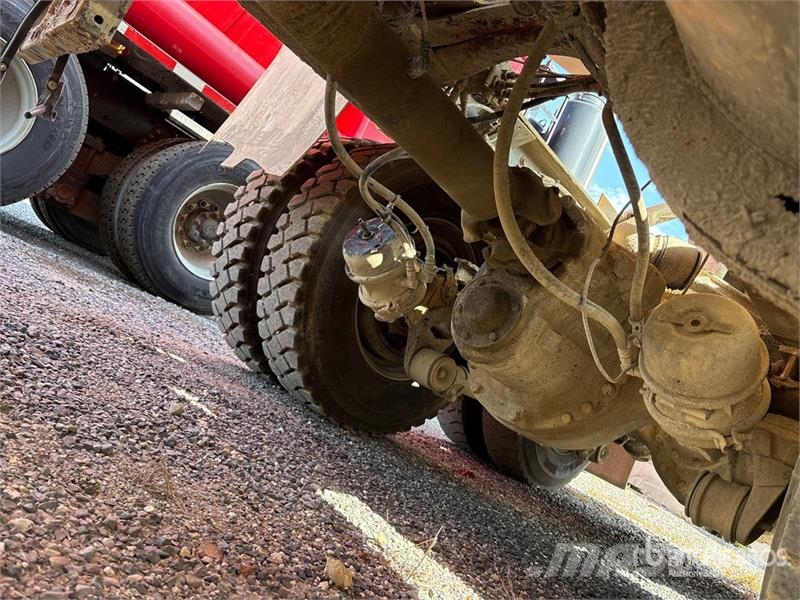 Mack GU813 6x4 Mixer Truck (Inoperable) Avtomešalci za beton