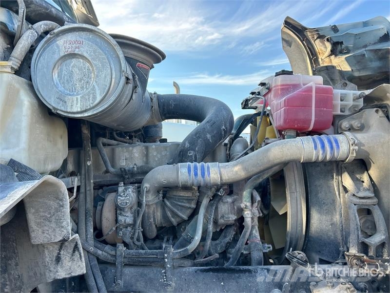 Mack GU813 6x4 Mixer Truck Camion malaxeur