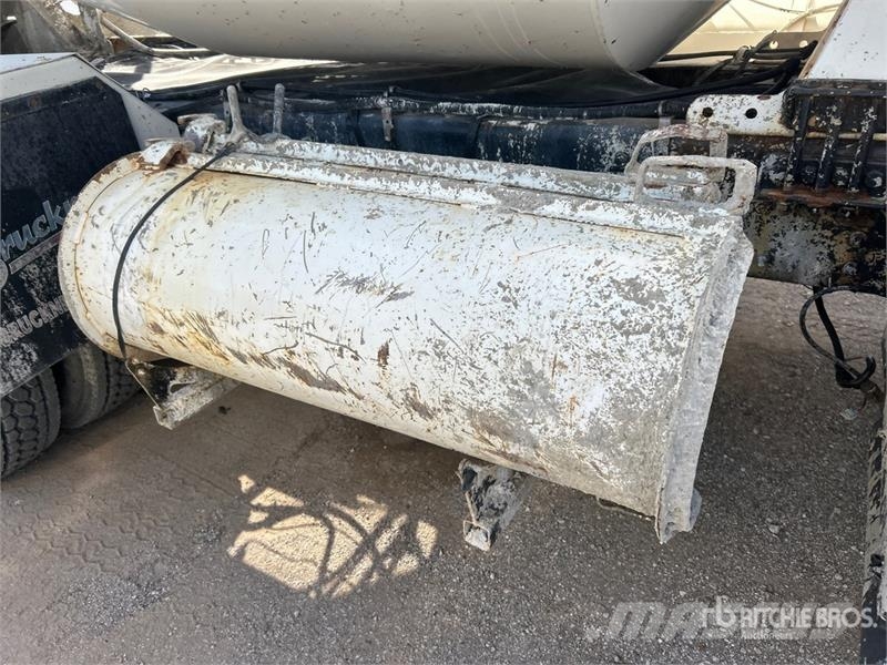 Mack GU813 6x4 Mixer Truck 混凝土車
