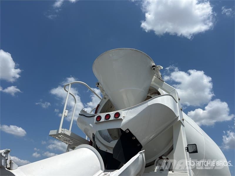 Mack GU813 6x4 Mixer Truck Camiones hormigonera