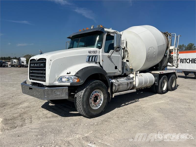Mack GU813 6x4 Mixer Truck Betonmixers en pompen