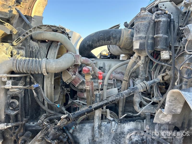 Mack GU813 6x4 Mixer Truck Camion malaxeur