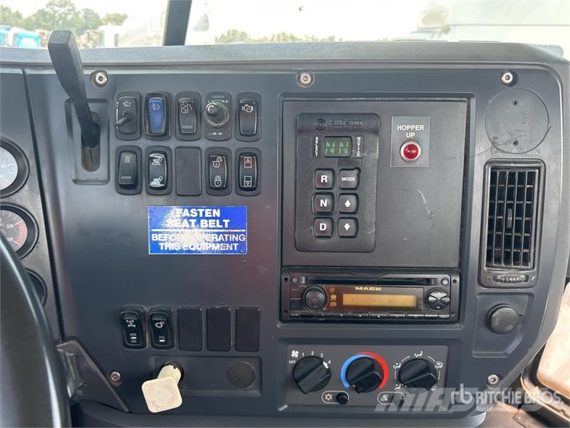 Mack GU813 6x4 Mixer Truck Camiones hormigonera