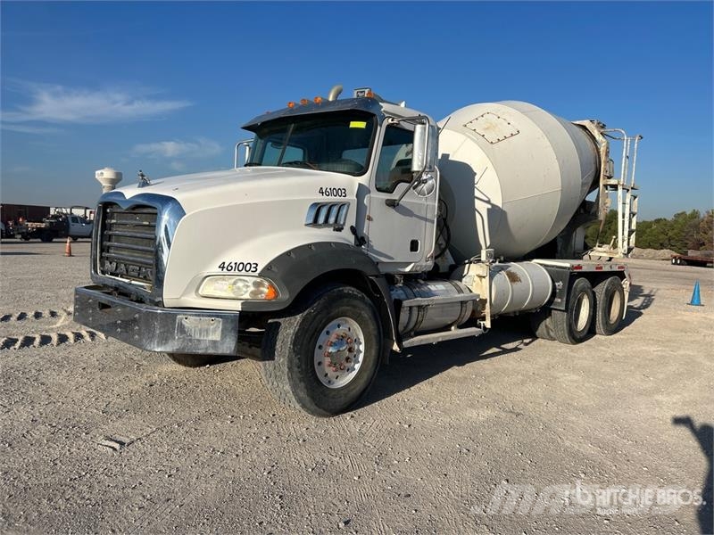 Mack GU813 6x4 Mixer Truck Camion malaxeur