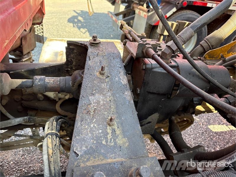 Mack GU813 6x4 Mixer Truck (Inoperable) Avtomešalci za beton