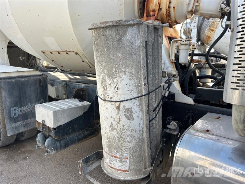 Mack GU813 6x4 Mixer Truck Camion malaxeur