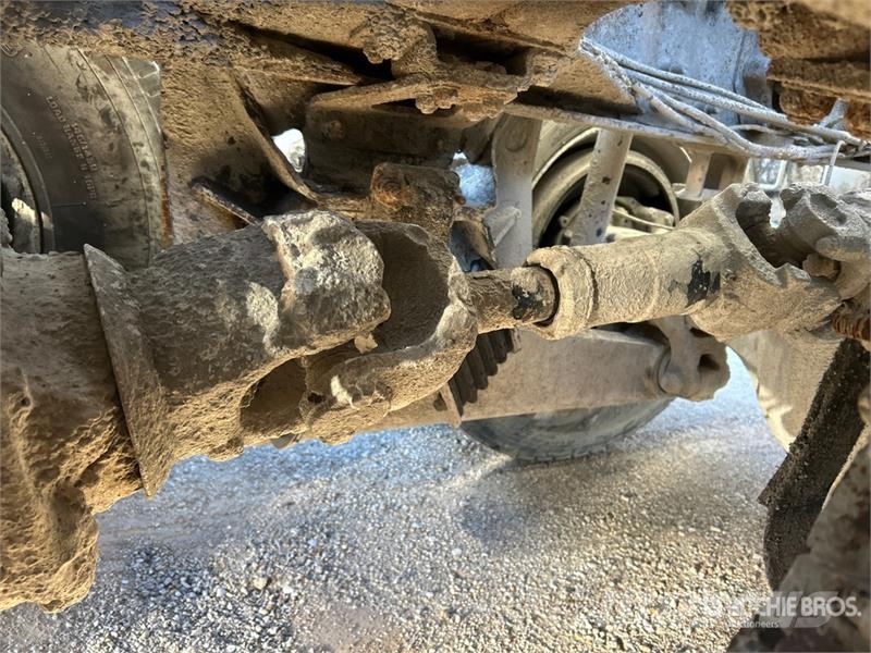 Mack GU813 6x4 Mixer Truck Camion malaxeur
