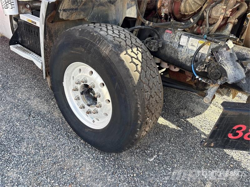 Mack GU813 6x4 Mixer Truck (Inoperable) Avtomešalci za beton