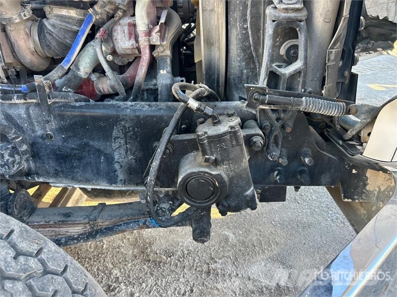 Mack GU813 6x4 Mixer Truck Camion malaxeur