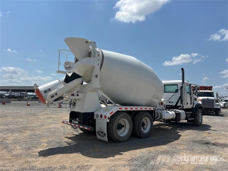 Mack GU813 6x4 Mixer Truck Camiones hormigonera