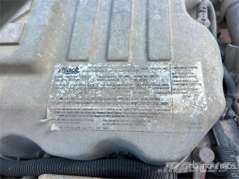 Mack GU813 6x4 Mixer Truck Camion malaxeur