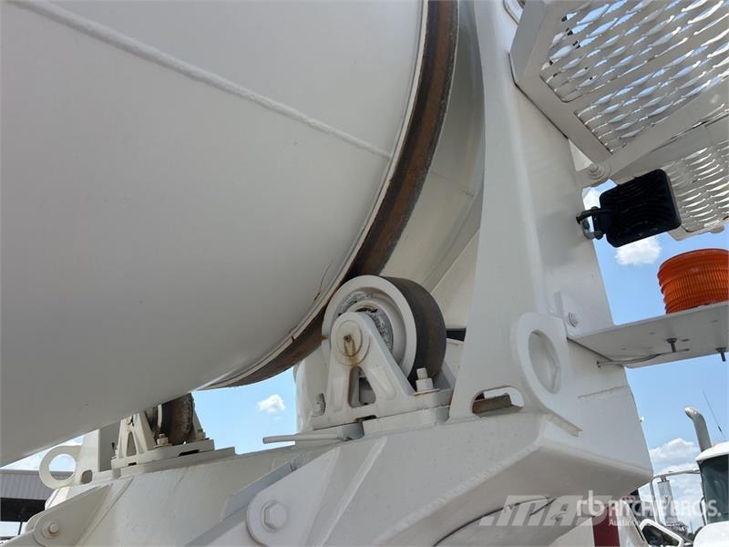 Mack GU813 6x4 Mixer Truck Camiones hormigonera