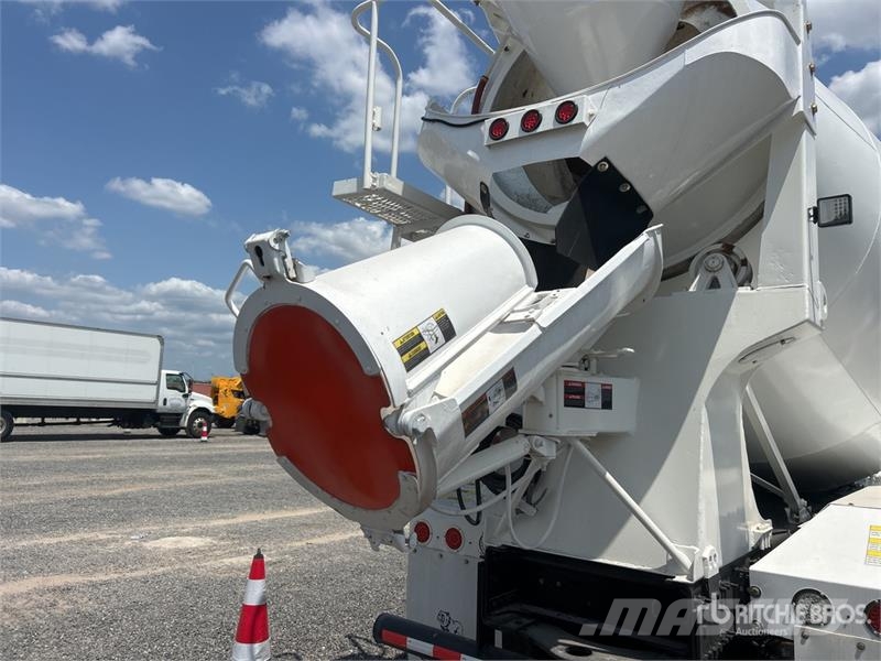 Mack GU813 6x4 Mixer Truck Camiones hormigonera