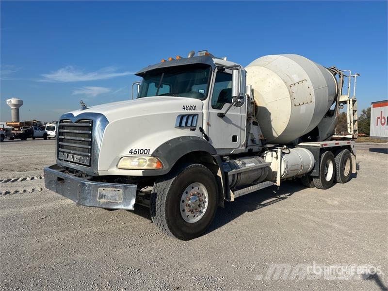 Mack GU813 6x4 Mixer Truck Camion malaxeur