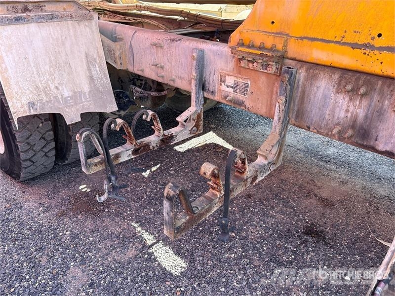 Mack GU813 6x4 Mixer Truck (Inoperable) Avtomešalci za beton