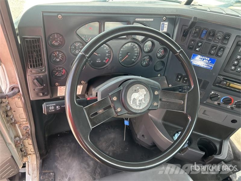 Mack GU813 6x4 Mixer Truck Camiones hormigonera