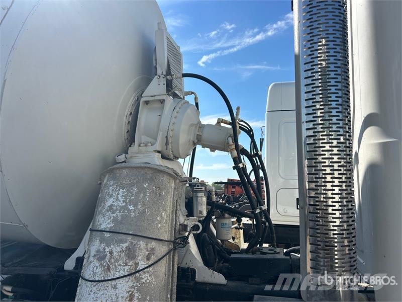 Mack GU813 6x4 Mixer Truck 混凝土車
