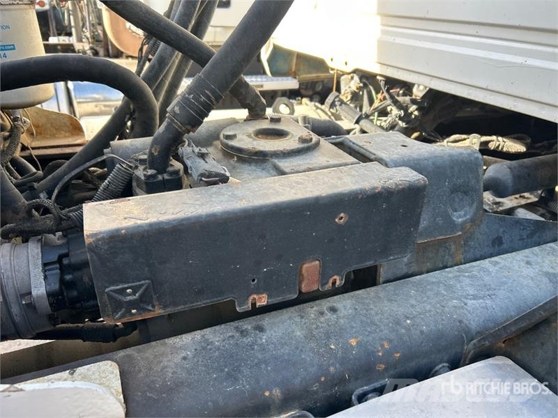 Mack GU813 6x4 Mixer Truck Camion malaxeur