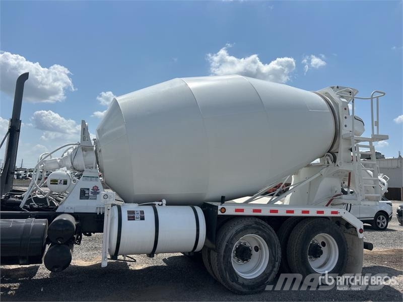 Mack GU813 6x4 Mixer Truck Camiones hormigonera