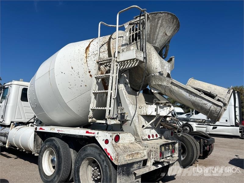 Mack GU813 6x4 Mixer Truck 混凝土車