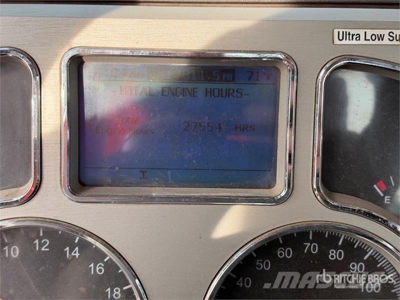 Mack GU813 6x4 T/A Day Cab Truck Tractor Cavalos mecânicos