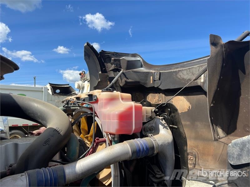 Mack GU813 Granite 8x4 Tri/A Dump Truck Kipper