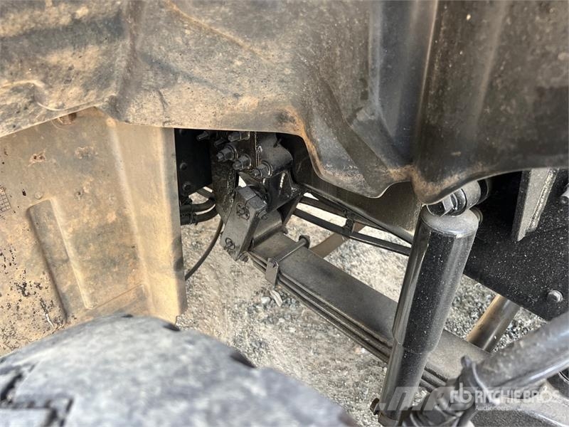 Mack GU813 Granite Tri/A Dump Truck Camion ribaltabili