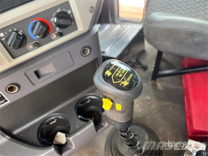 Mack GU813 Granite Tri/A Dump Truck Camion ribaltabili